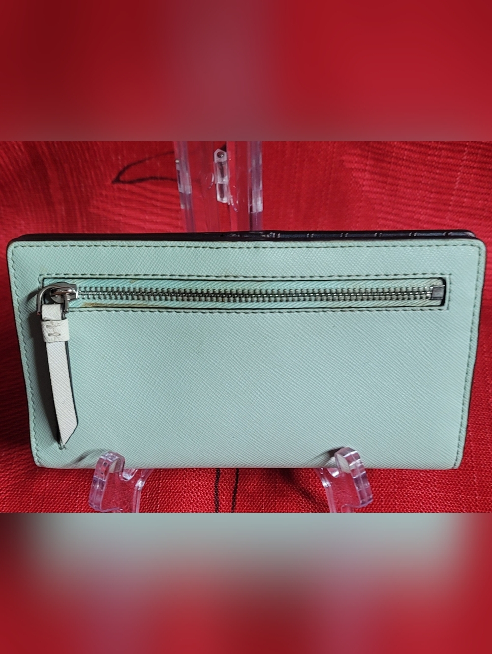 Kate Spade Cameron Two-Tone Mint Green and Cream Bifold Wallet - Picture 4 of 10